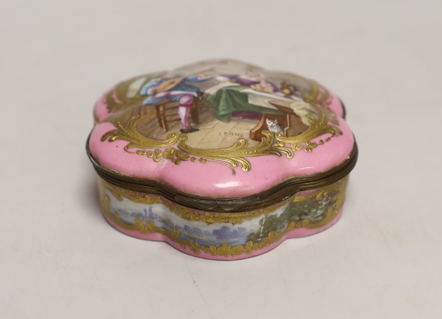 Six Continental porcelain items, including a Sevres style lidded box, a ‘Meissen’ plate with pierced rim, a Dresden plate, etc. largest 31.5cm